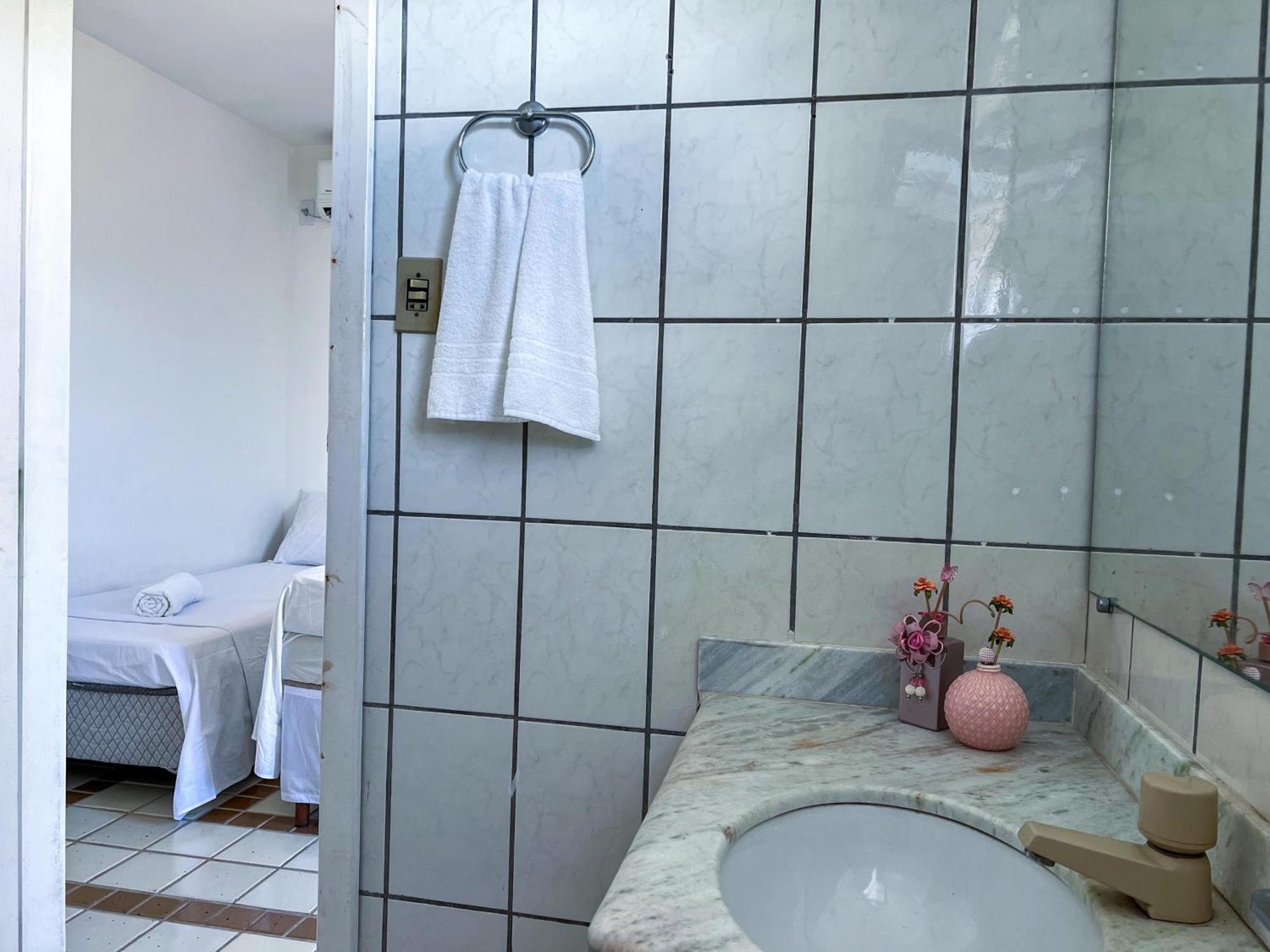 550m Da Praia; 2 Quartos; Wifi 300mbs; Piscina; Churrasqueira; Estacionamento Gratuito 1 Carro Porto Seguro